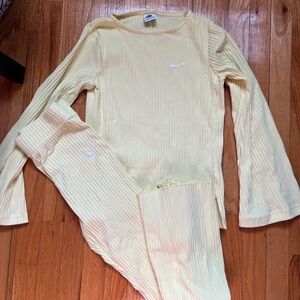 Light yellow Nike set